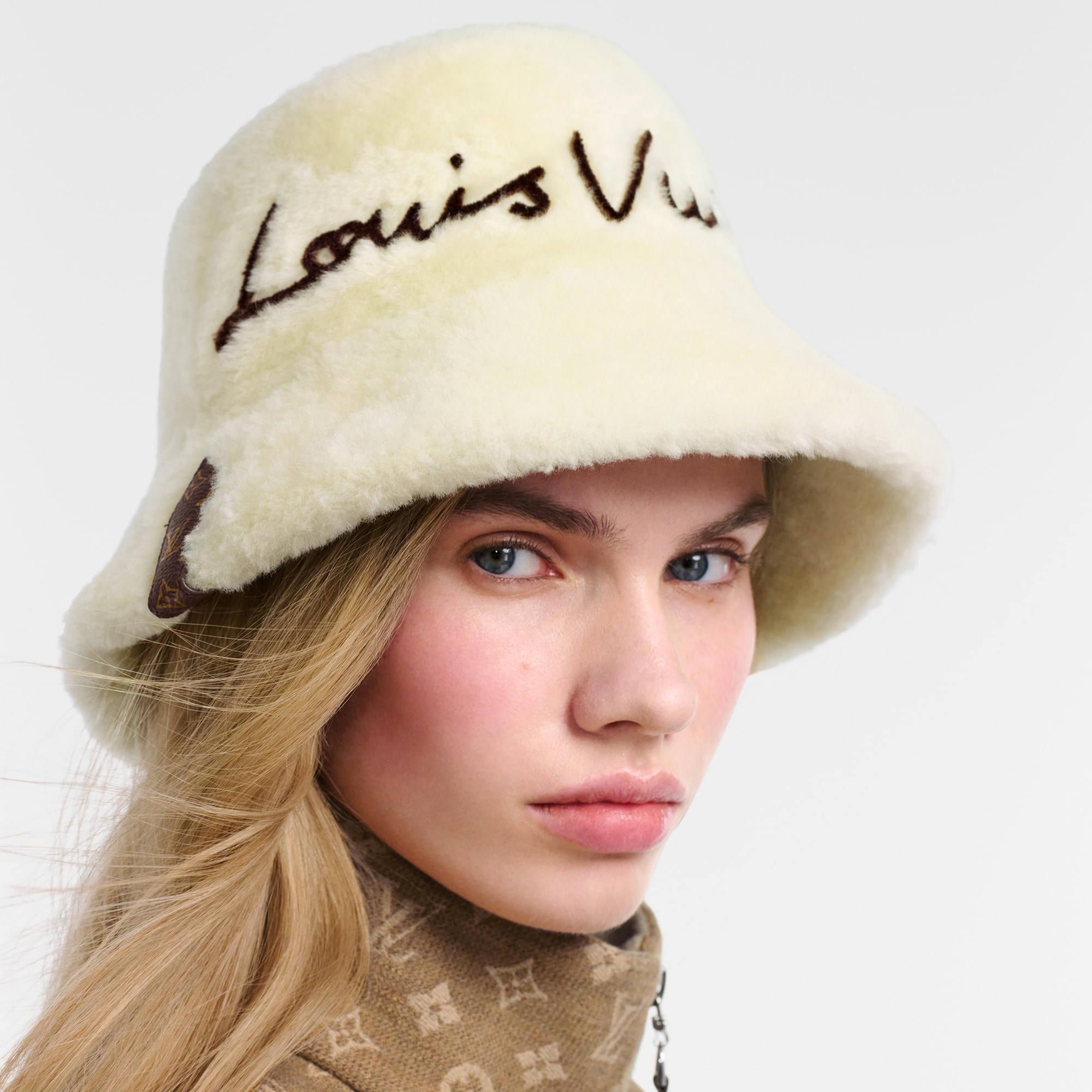 LOUIS VUITTON ボブ・LV バディー ハット　シルク　綿　ホワイト LOUIS VUITTON - 極美品△正規品 2021年 LOUIS VUITTON ルイヴィトン